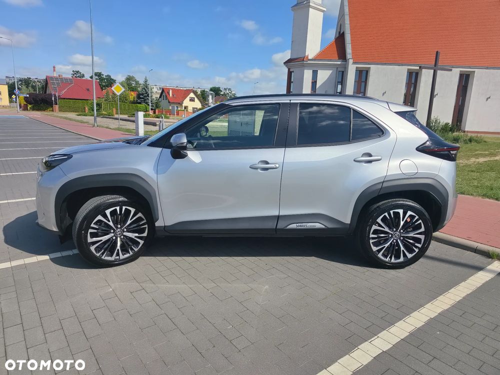 Toyota Yaris Cross 130 1.5 VVT-i AWD-i Premiere Edition - 4