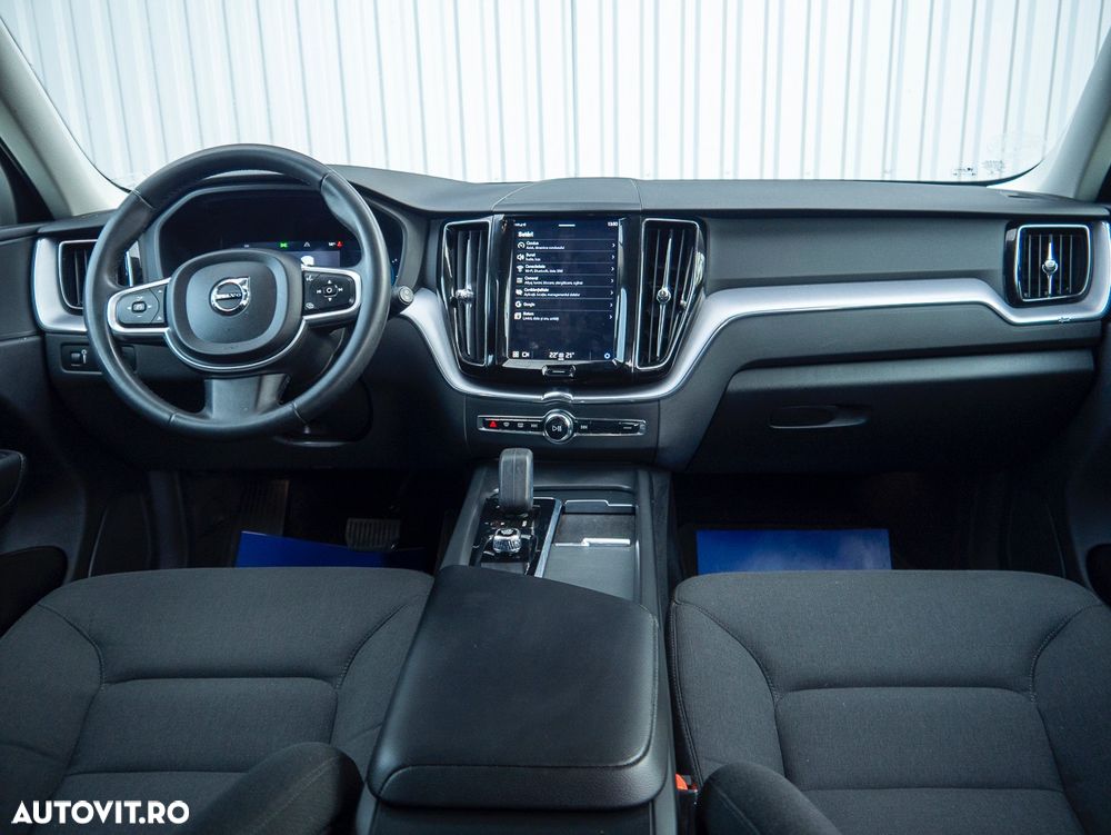 Volvo XC 60 B4 D AWD Geartronic Momentum - 33