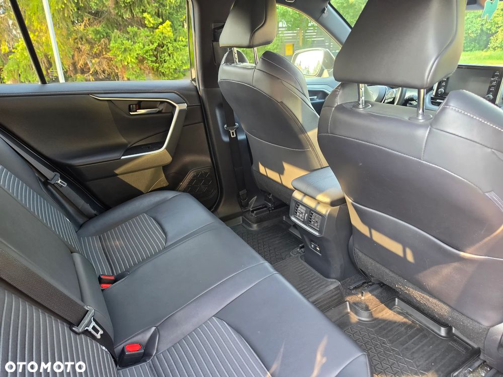 Toyota RAV4 2.5 Hybrid Black Edition by JBL 4x4 - 37
