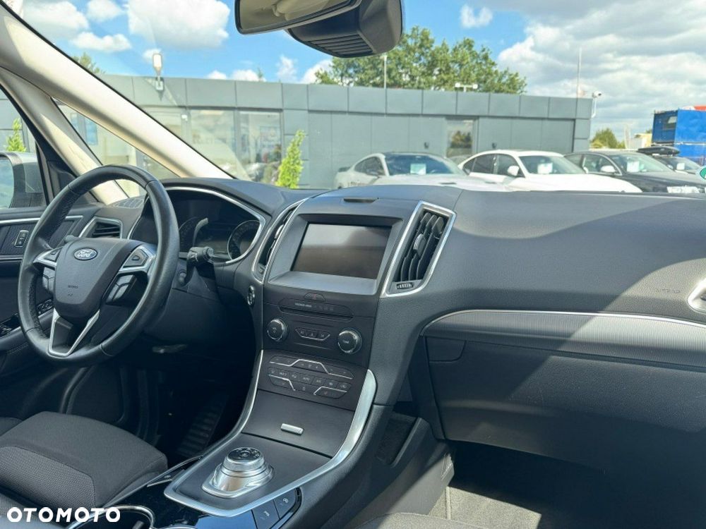 Ford S-Max - 13