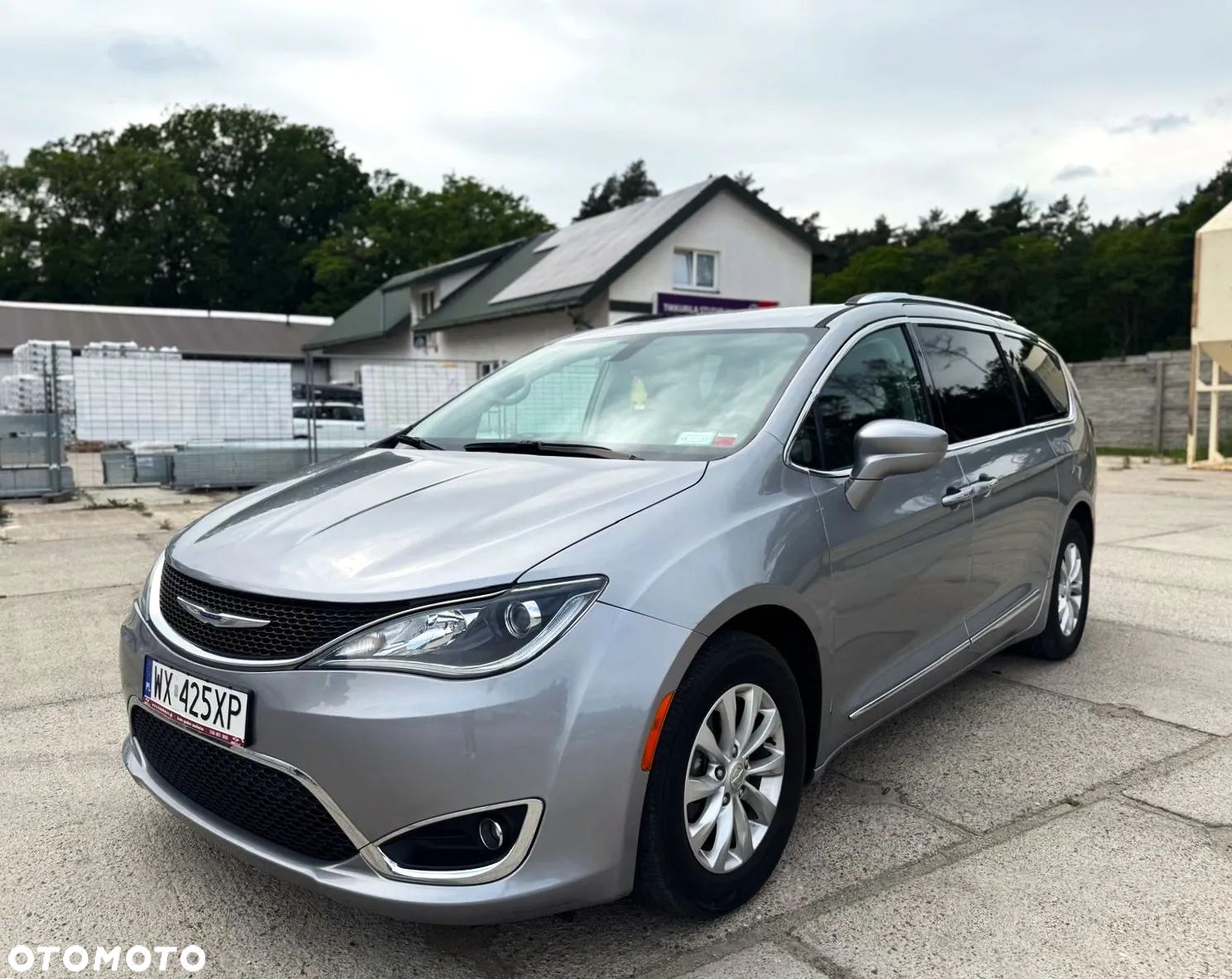 Chrysler Pacifica - 1
