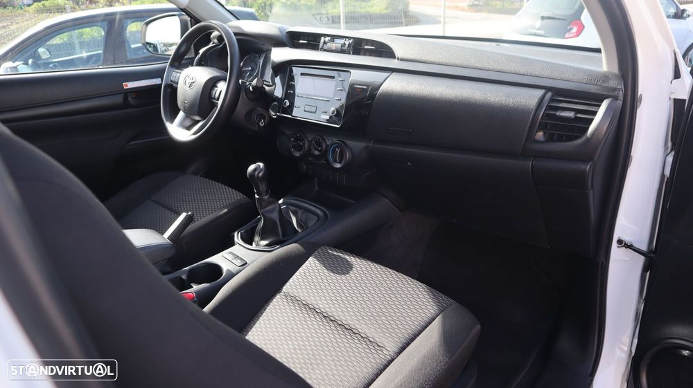 Toyota Hilux - 13