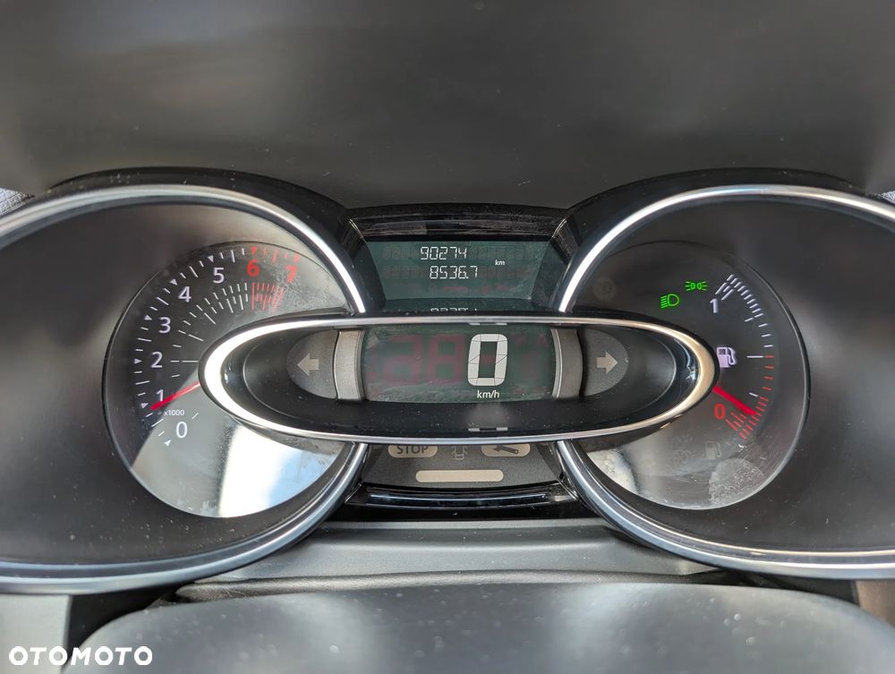 Renault Clio 1.2 16V Life - 28