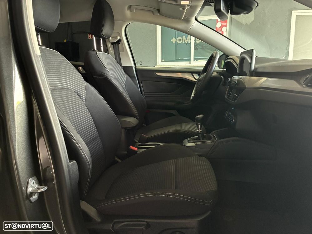 Ford Focus 1.0 EcoBoost Titanium - 34