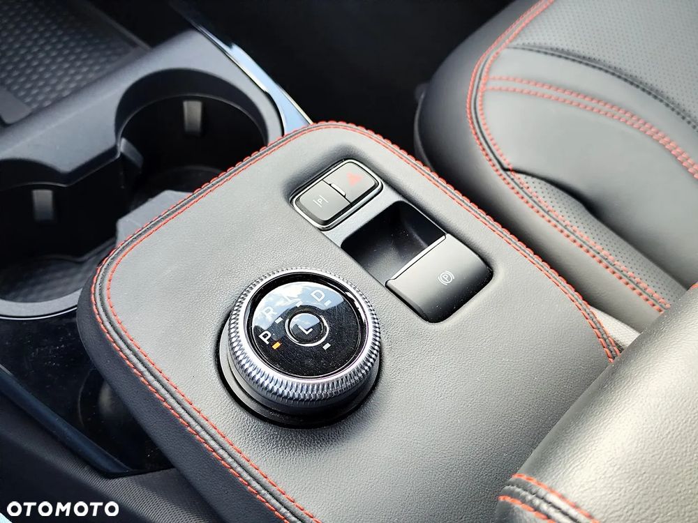 Ford Mustang Mach-E AWD PREMIUM - 17