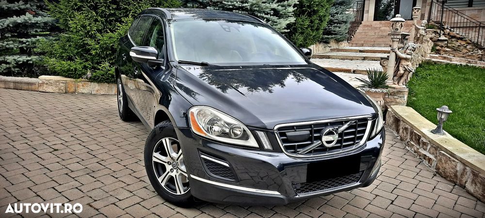 Volvo XC 60 D5 AWD Geartronic Momentum - 1