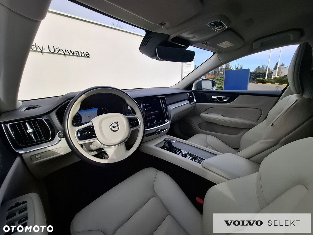 Volvo V60 Cross Country - 13