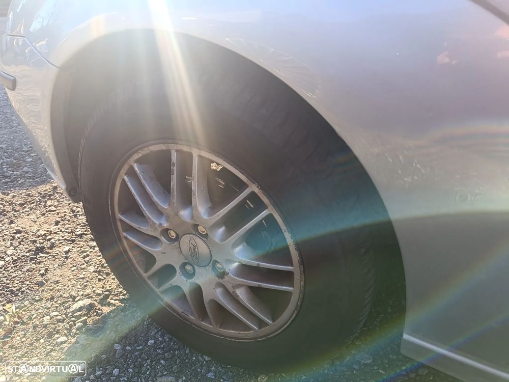 Ford Focus SW 1.8 TDCi Ghia — fotografia 10