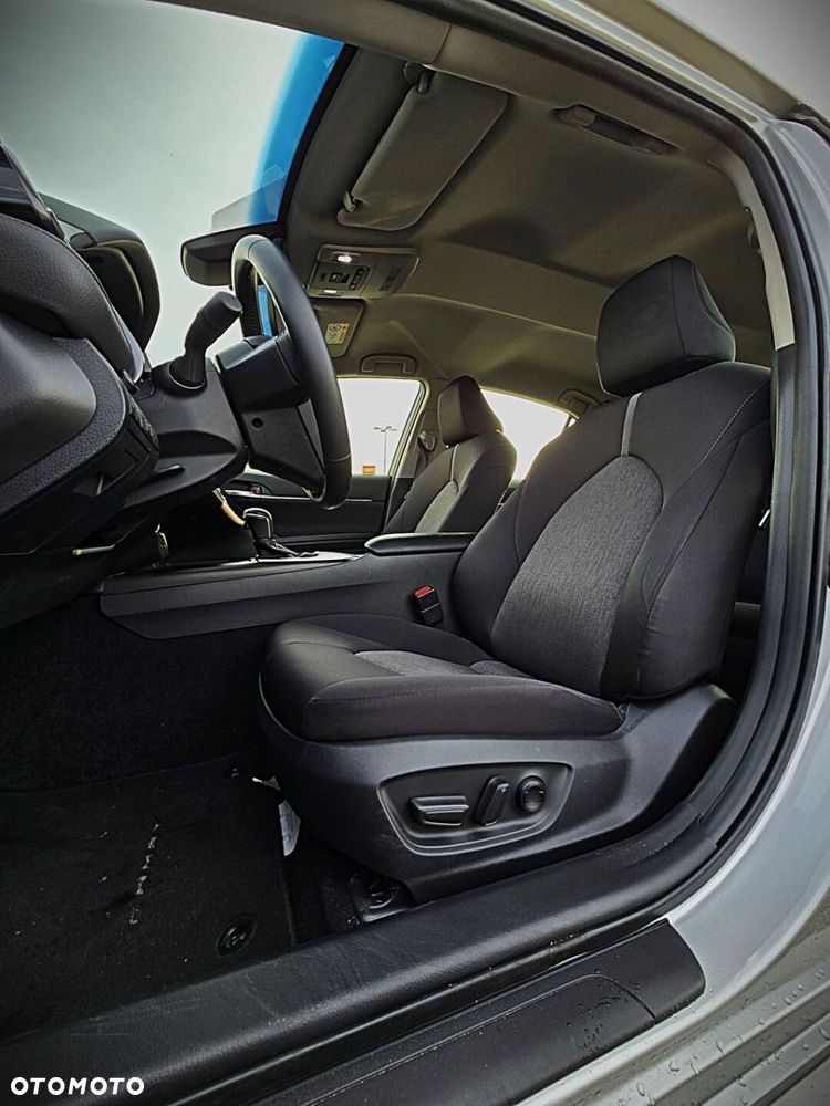 Toyota Camry 2.5 Hybrid Comfort CVT - 8