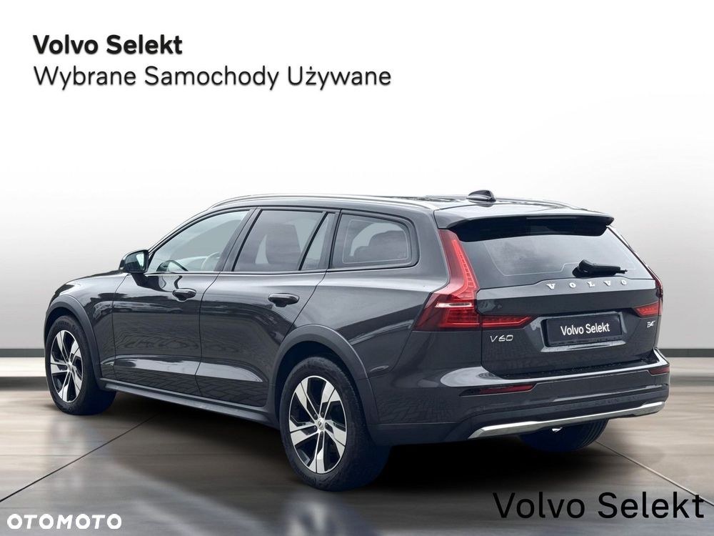 Volvo V60 Cross Country 2023 photo 4