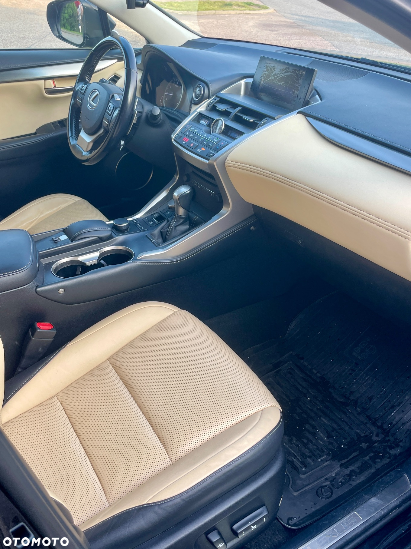 Lexus NX 200t Comfort AWD - 17