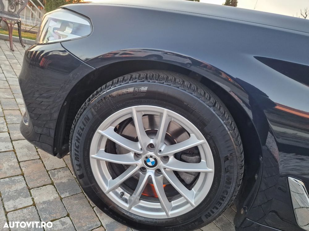 BMW Seria 5 520d AT - 34