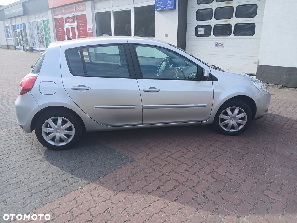 Renault Clio 1.2 16V Intens - 4
