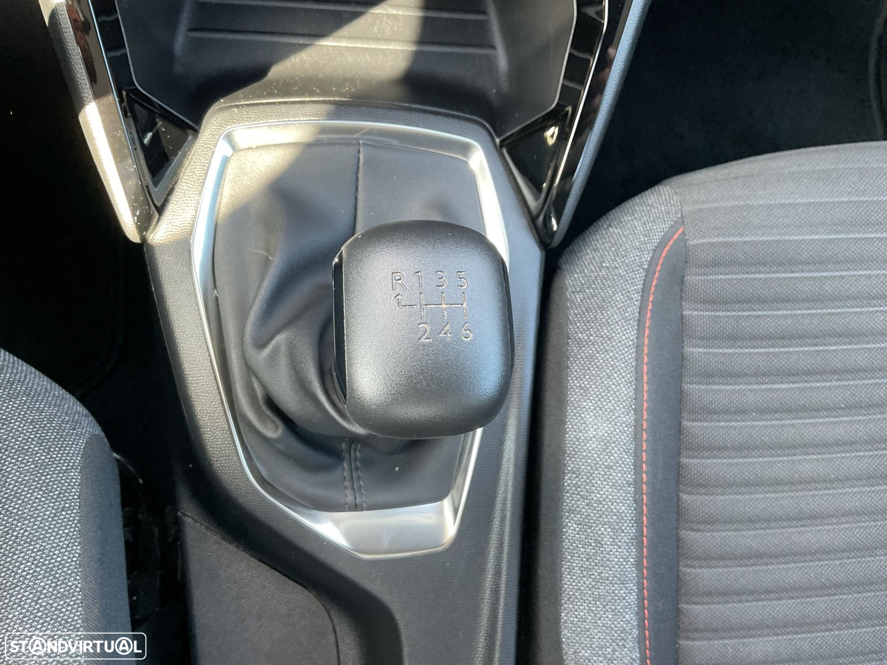 Peugeot 208 1.2 PureTech Active - 25