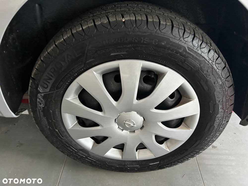 Opel Vivaro - 18