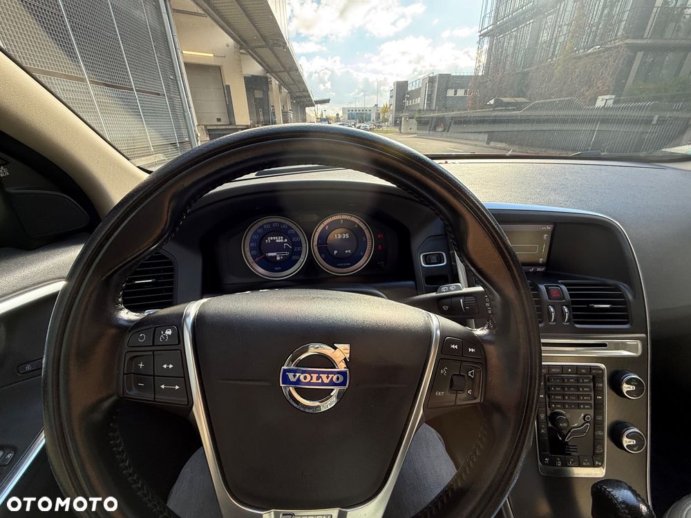 Volvo XC 60 D5 AWD RDesign - 12