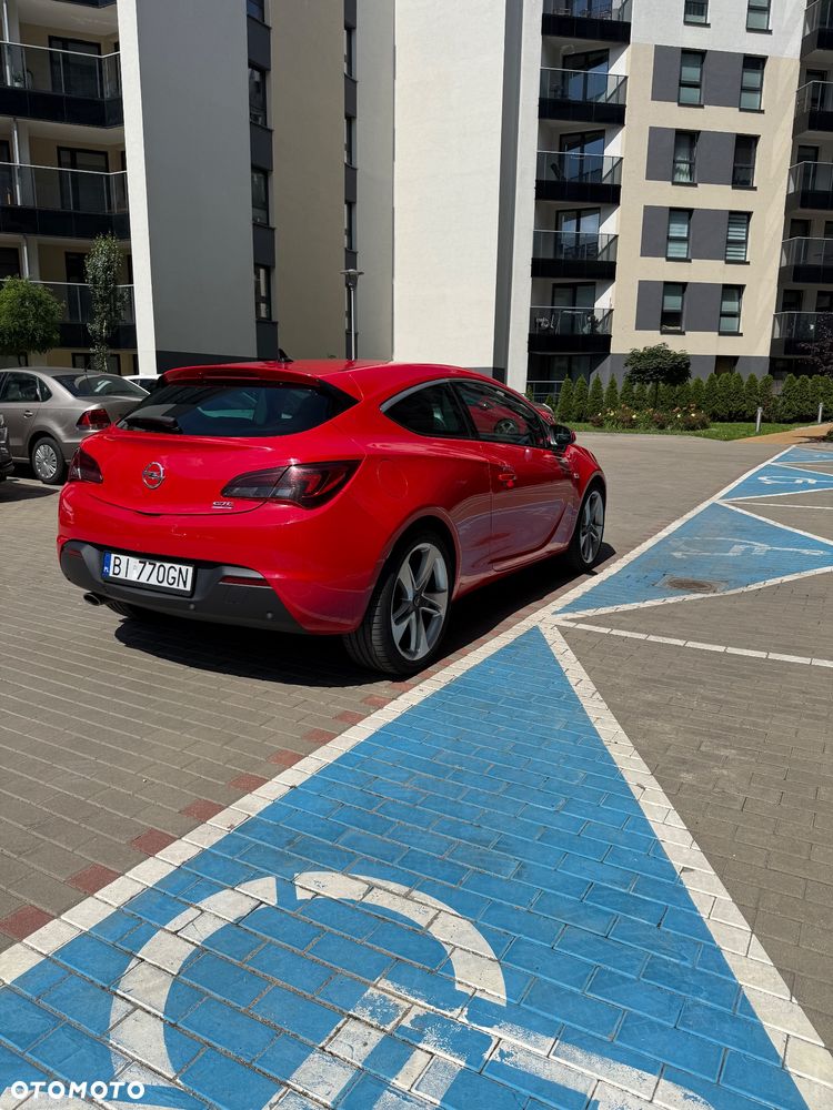 Opel Astra 2011 photo 4