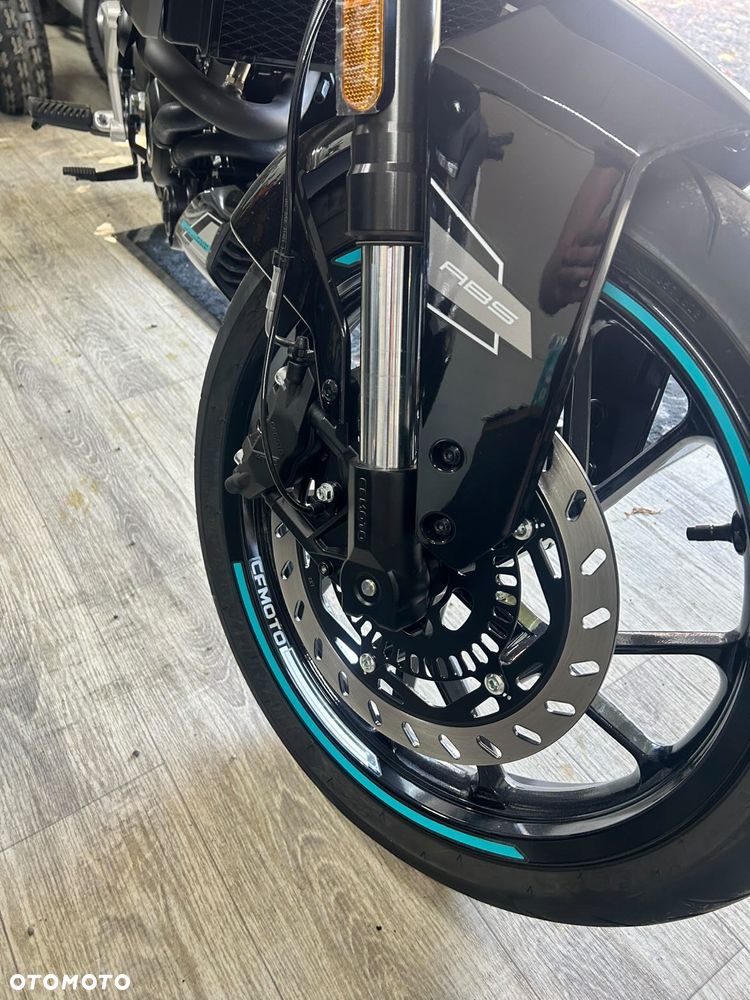 CFMoto NK - 7