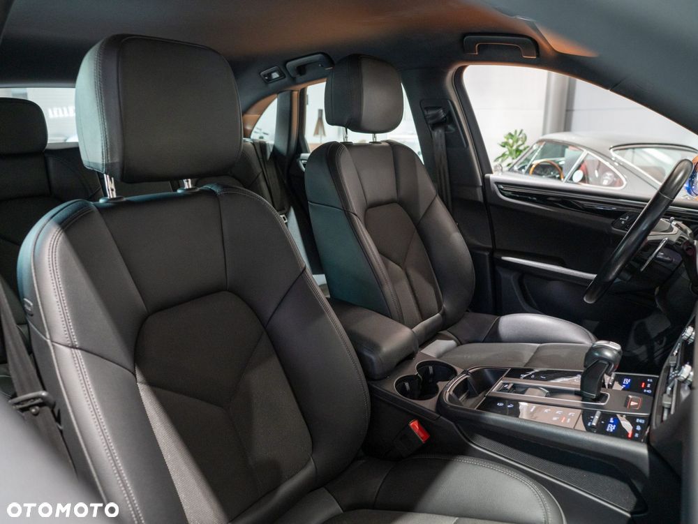 Porsche Macan S - 25