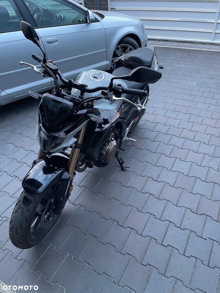 Honda CB - 2