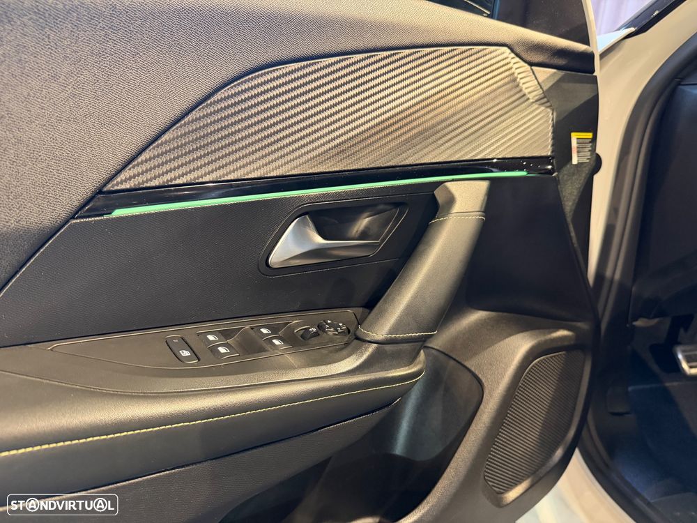 Peugeot e-2008 GT Pack - 17