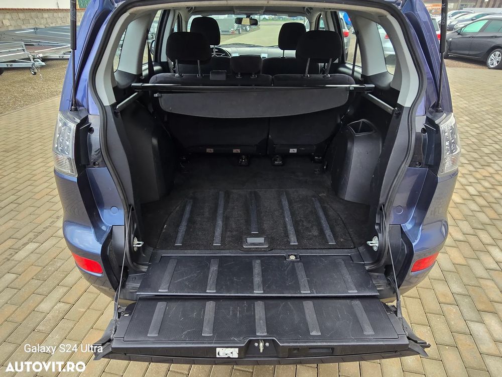 Mitsubishi Outlander 2.0 DI-D 4WD Intense - 12