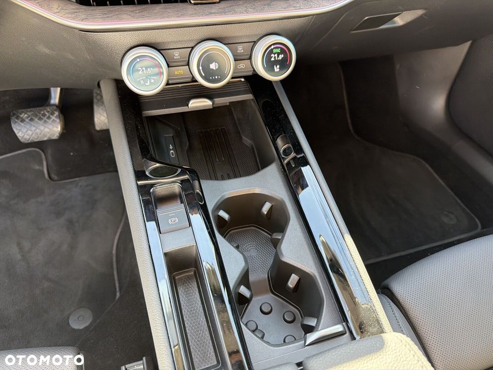Skoda Superb 1.5 TSI Plug-in Hybrid L&K DSG - 17