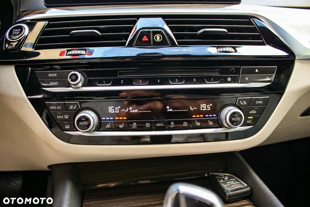 BMW 6GT 640i xDrive Sport Line - 36