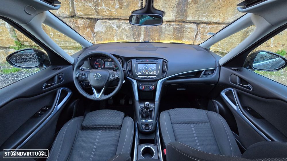 Opel Zafira - 10