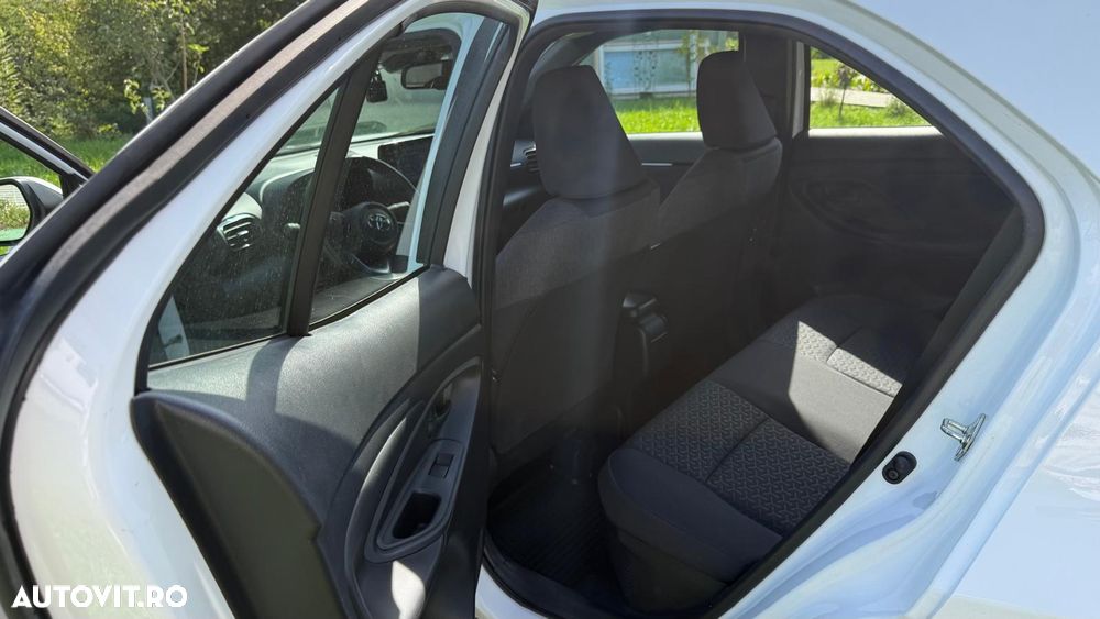 Toyota Yaris Cross 1.5 VVT-i HSD 116 4x2 HEV Dynamic - 14
