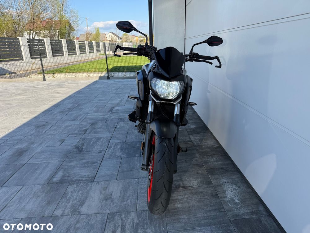 Yamaha MT - 16