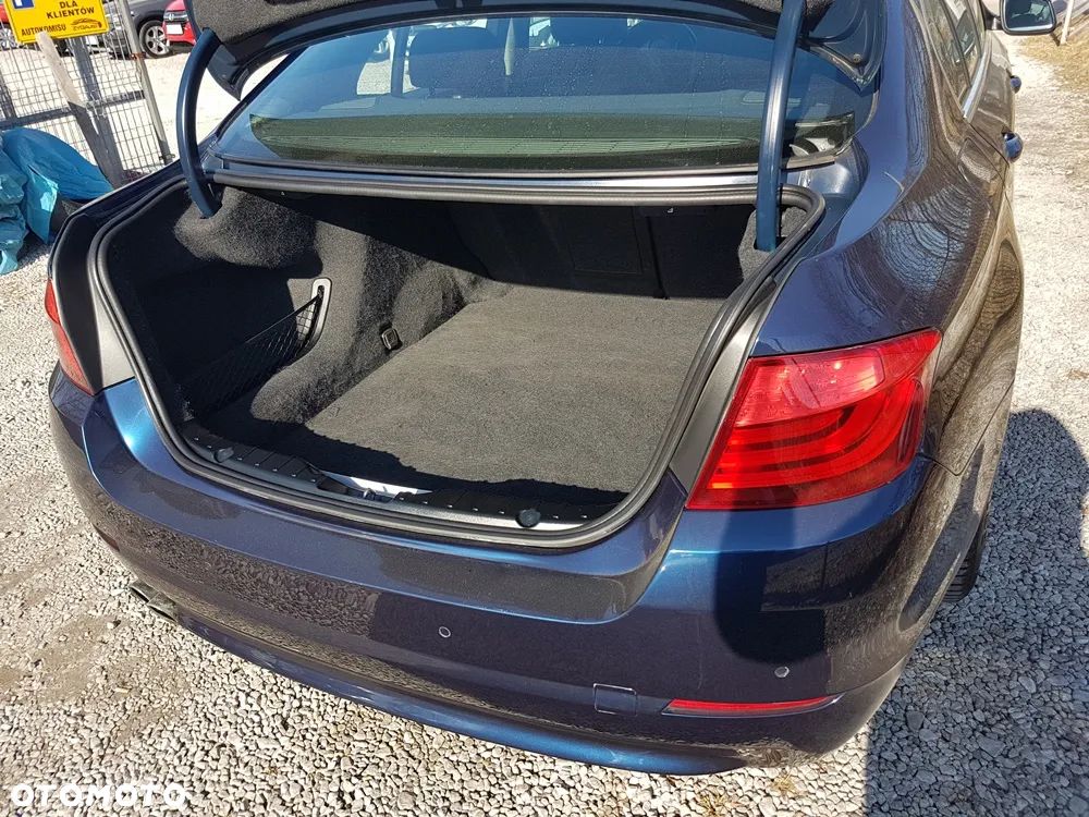 BMW Seria 5 528i - 24
