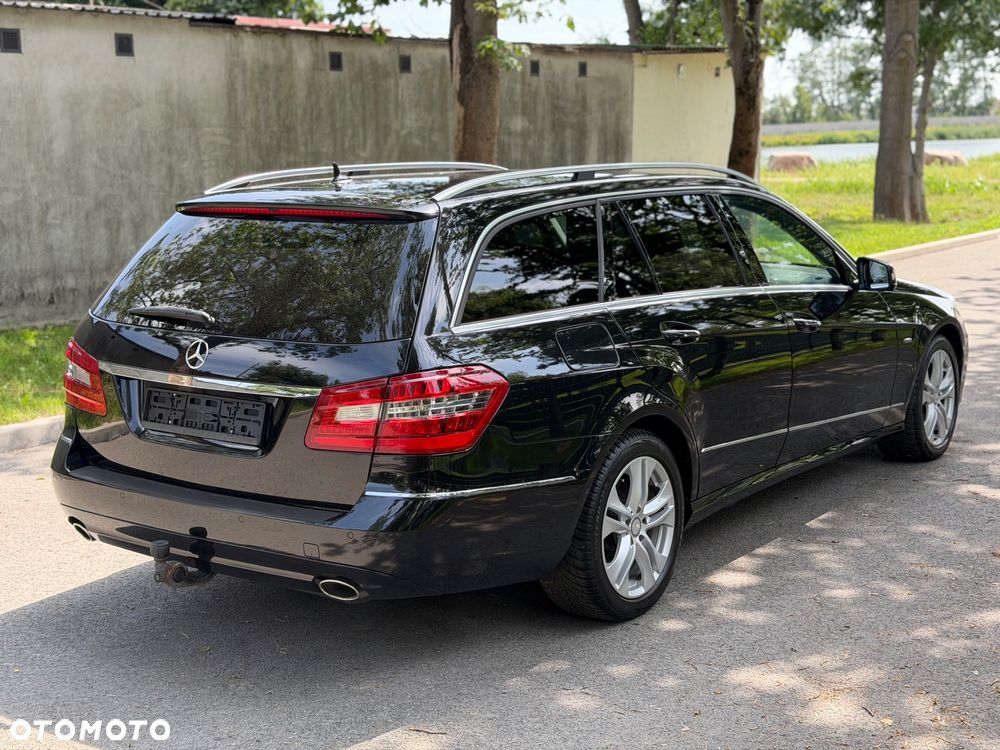 Mercedes-Benz Klasa E 350 CDI DPF 4Matic BlueEFFICIENCY 7G-TRONIC Avantgarde - 4