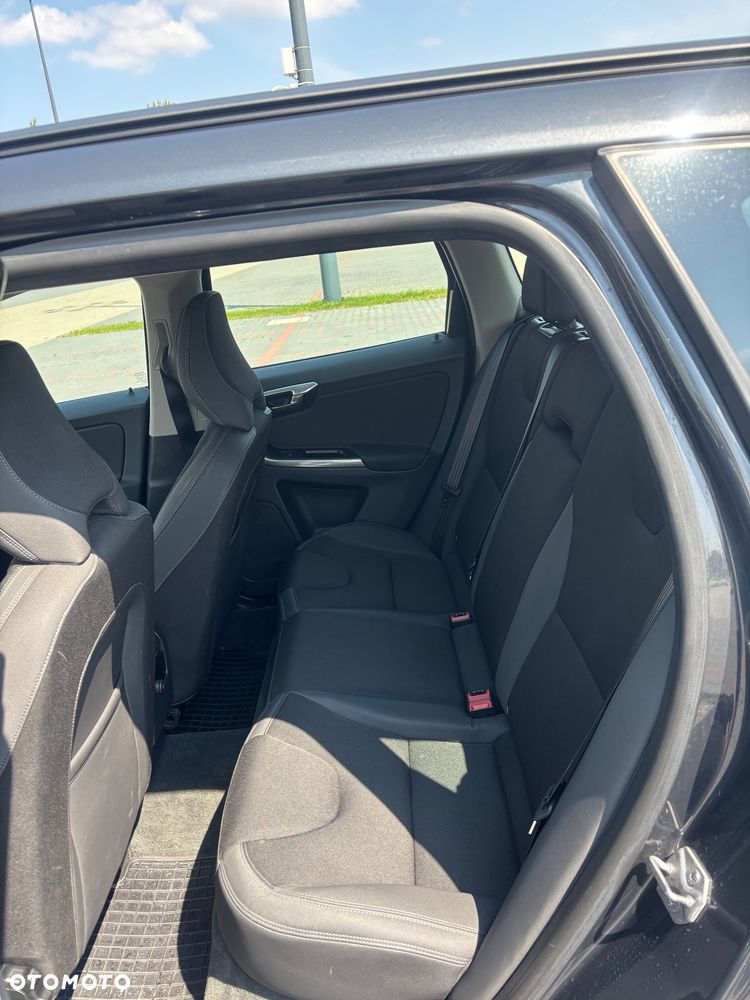 Volvo XC 60 D4 AWD Momentum - 8