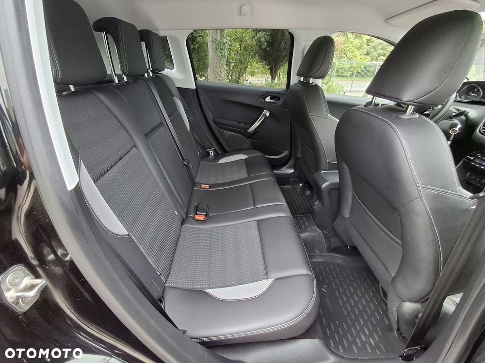 Peugeot 2008 - 8