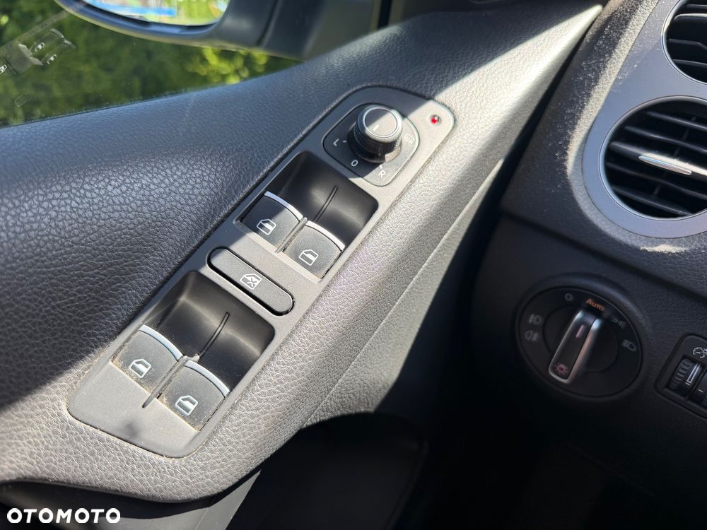 Volkswagen Tiguan 2.0 TDI SCR BlueMotion Technology Lounge Sport & Style - 20