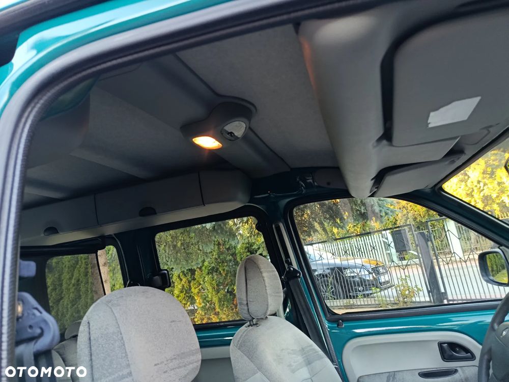 Renault Kangoo 1.6 16V Privilege - 22