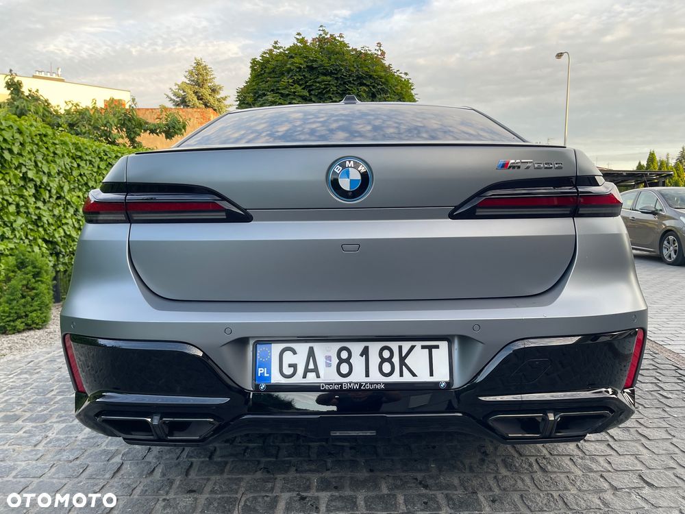BMW Seria 7 M760e PHEV xDrive Individual Edition sport - 5