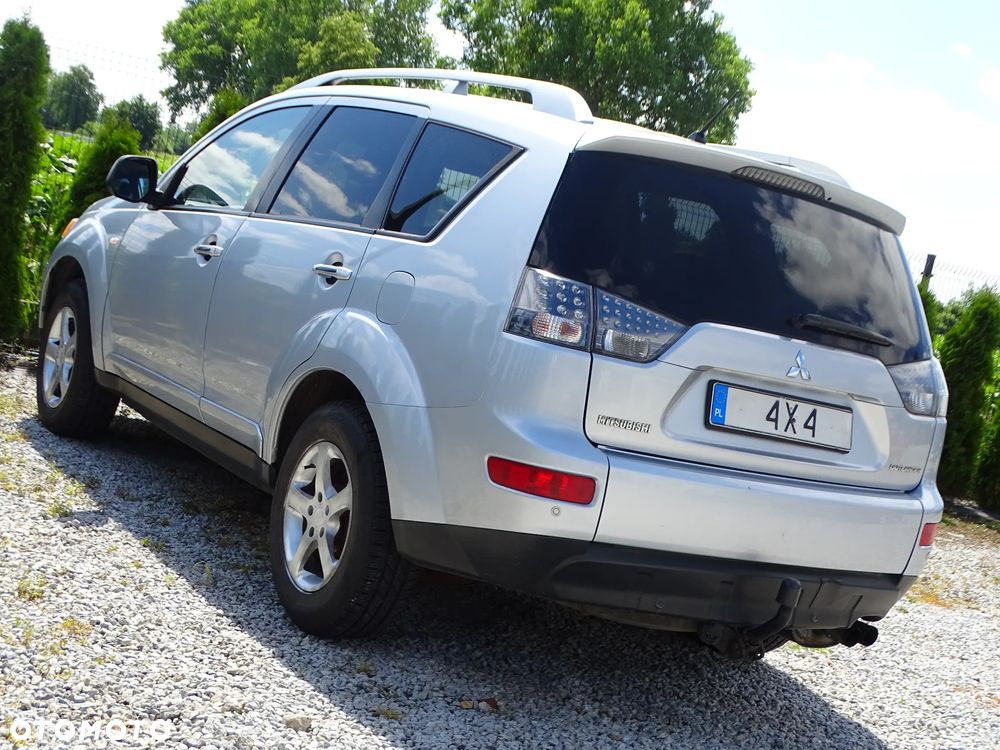 Mitsubishi Outlander 2.0 DID Instyle - 2