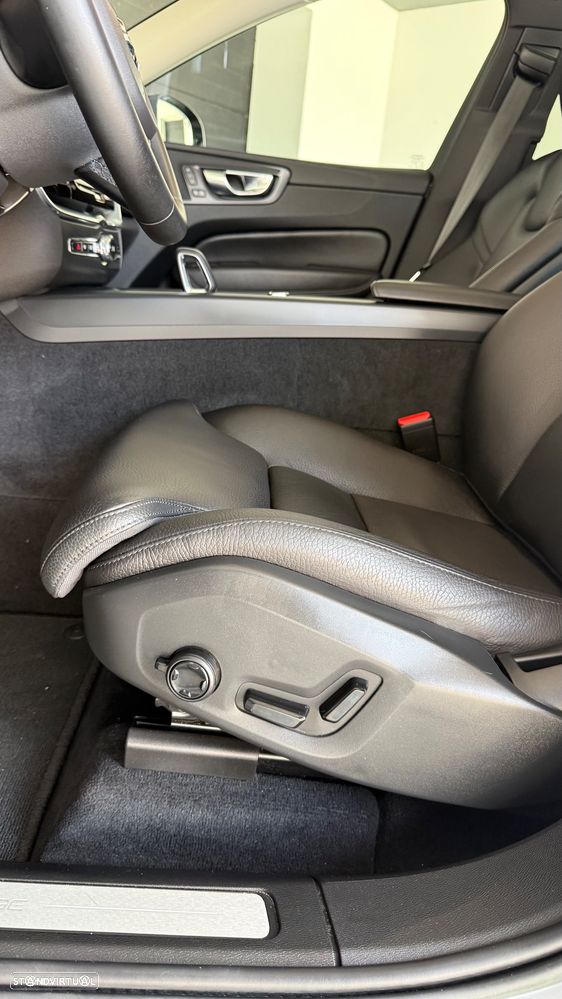 Volvo XC 60 2.0 T6 PHEV R-Design Expression AWD - 6