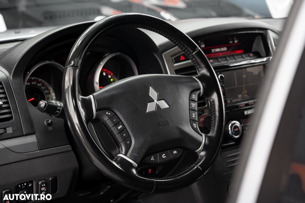 Mitsubishi Pajero 3.2 DI-D Automatik Top - 29
