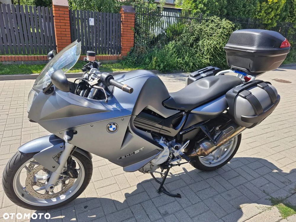 BMW F - 2