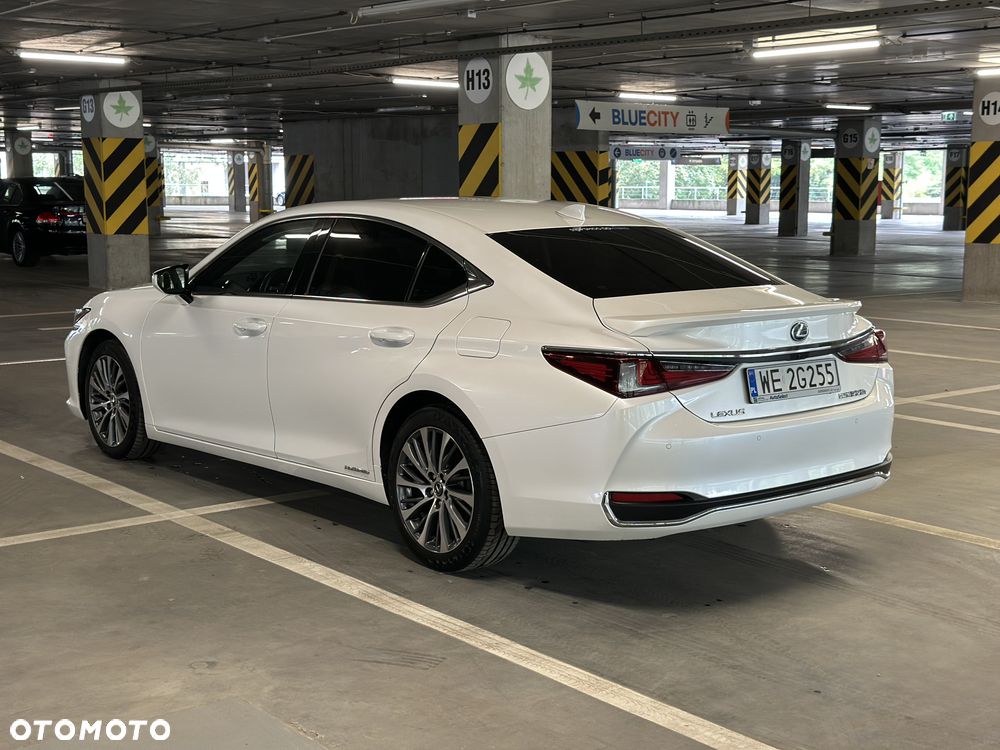 Lexus ES 300h Business Edition + - 3