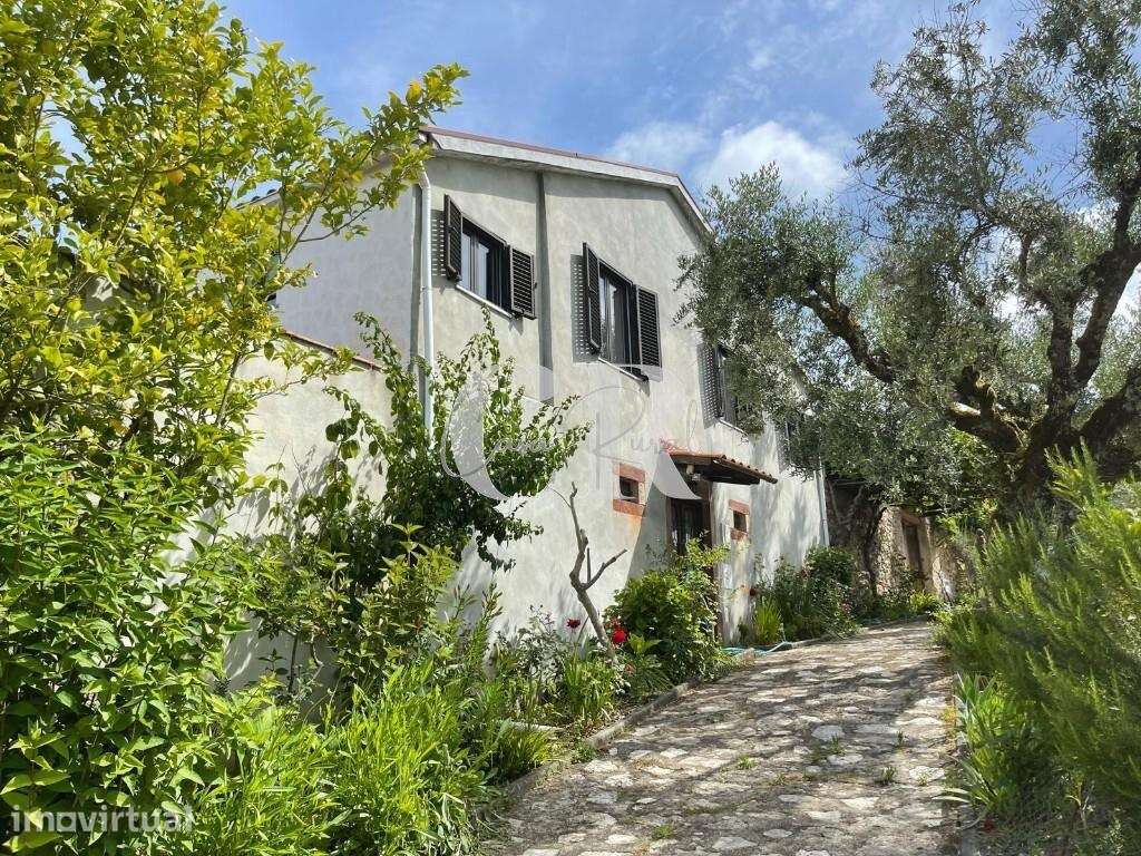 Encantadora Casa em Pedra com 3 Quartos, Jardins e Vistas – perto de S - Grande imagem: 2/48