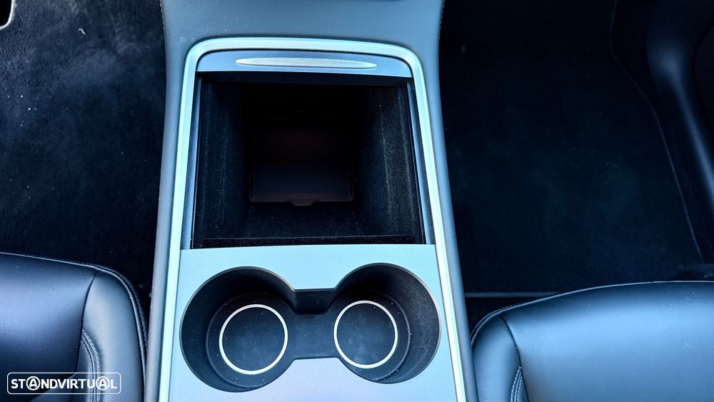 Tesla Model Y Long-Range RWD - 10