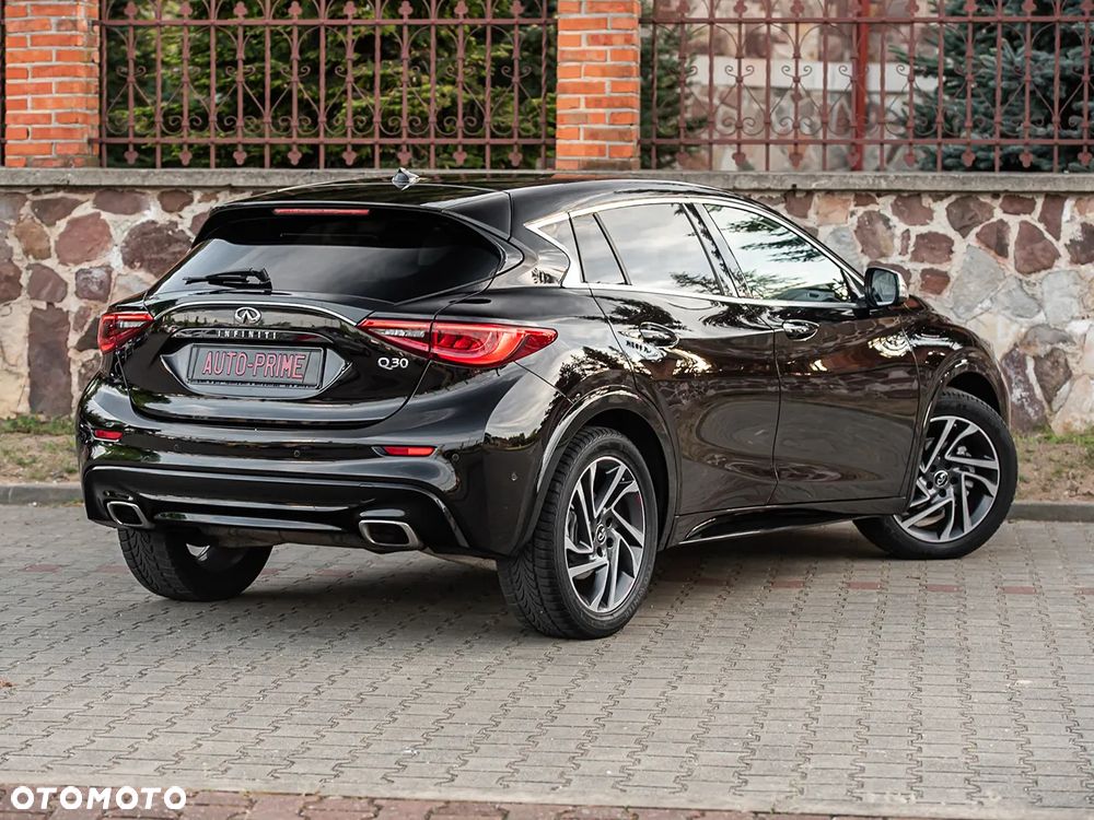 Infiniti Q30 - 8