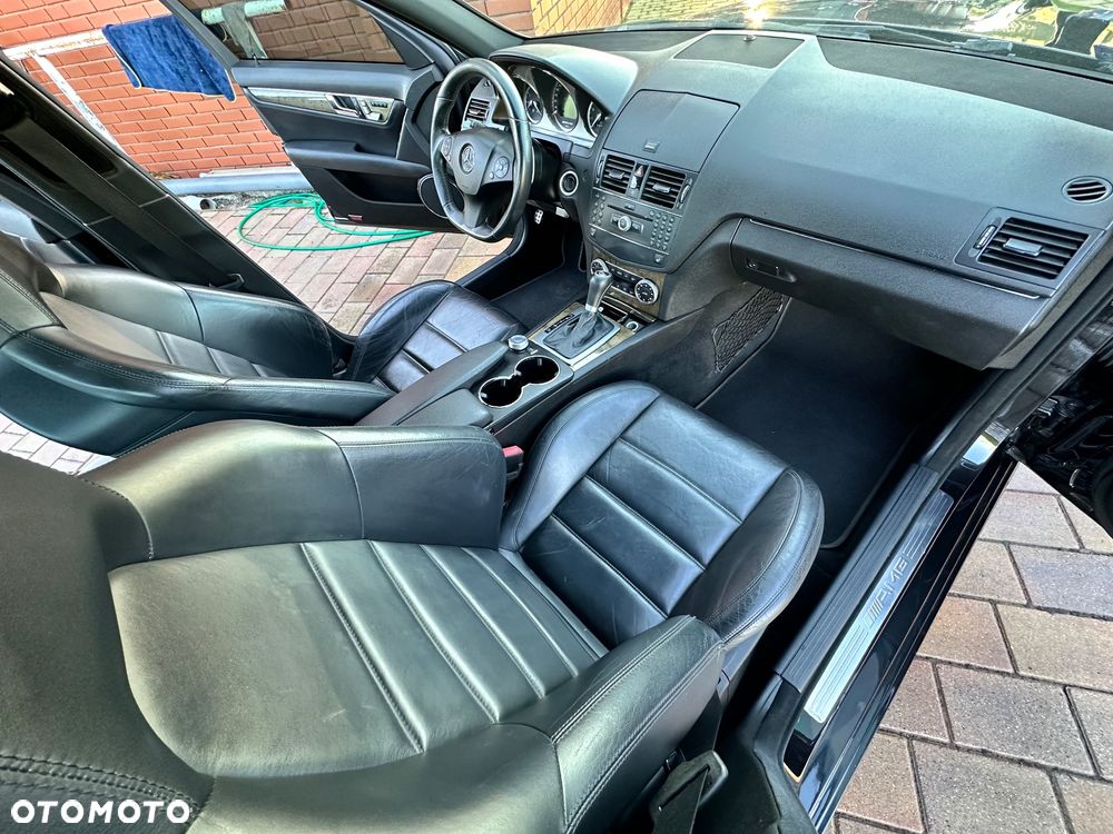 Mercedes-Benz Klasa C 63 AMG T 7G-TRONIC SPORT EDITION - 24