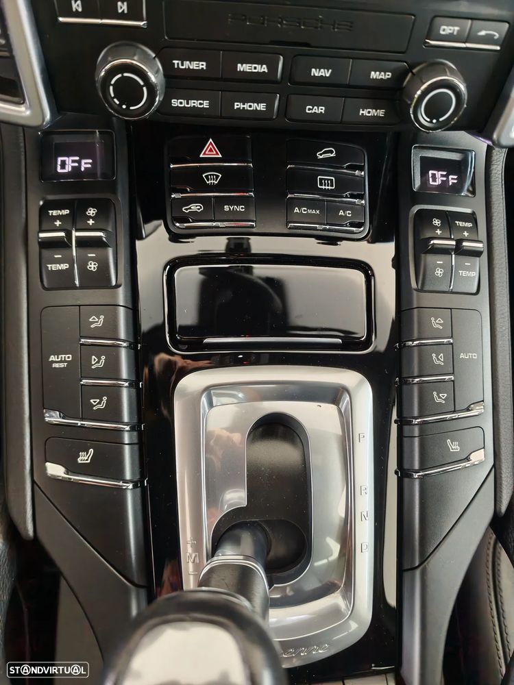 Porsche Cayenne S E-Hybrid Platinum Edition - 17