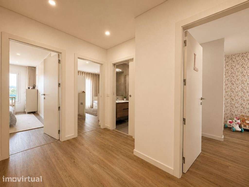 Apartamento T3 com garagem em zona de  São Martinho do Bispo - Grande imagem: 4/10