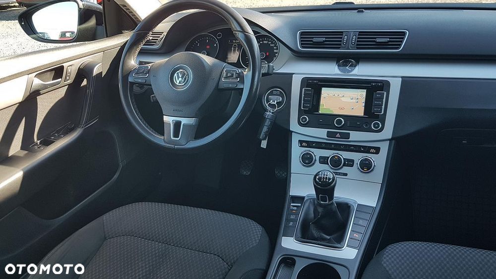 Volkswagen Passat - 17